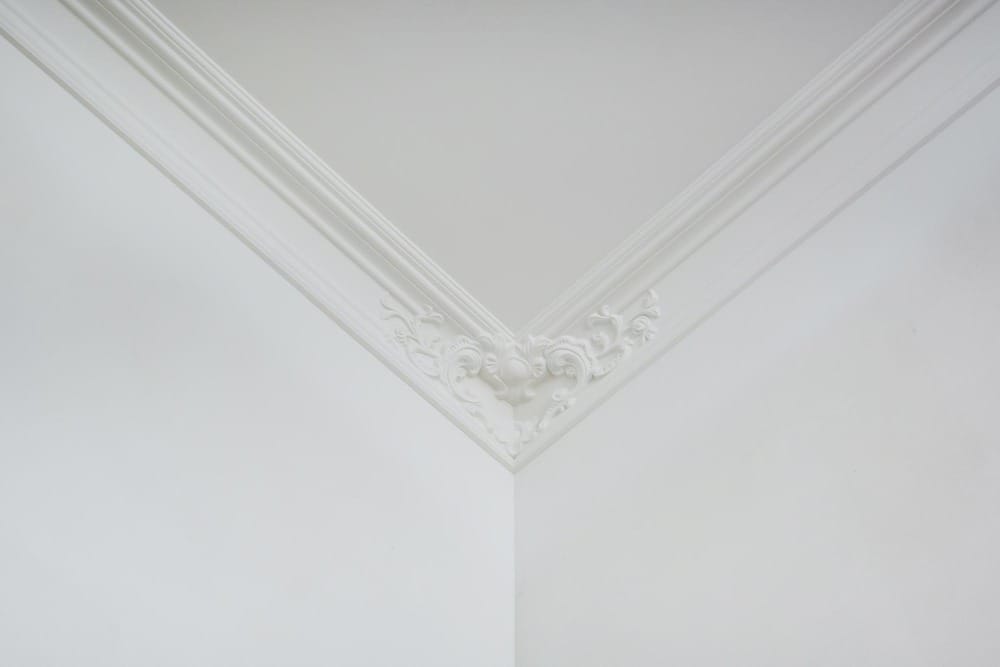 Jak zamontować sztukaterię sufitową?